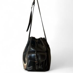 Sleek Black Leather Shoulder Bag